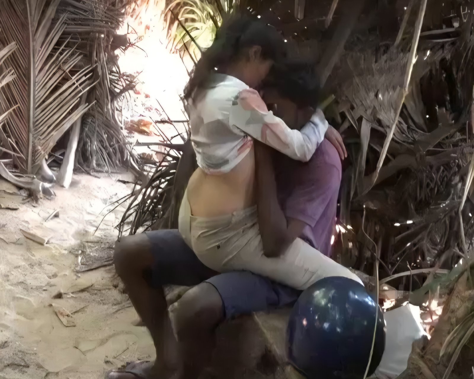 Lankan Lovers Outdoor Fun Video